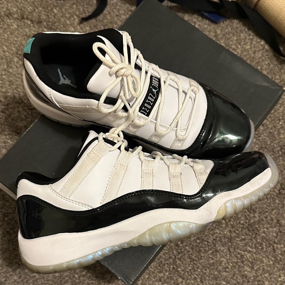 Air Jordan 11 retro low black-emerald rise